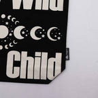 Nomad Sari Iconic Classic -kangaskassi – Stay Wild, Mood Child – musta ja luonnonvärinen, 10 oz