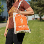 Nomad Sari Iconic Toni -kangaskassi – Stay Wild – luonnonvärinen, 10 oz